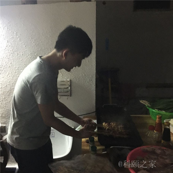 科頤辦公專業修機器的蔡師傅,搖身變專業燒烤師傅了-科頤辦公 科頤辦公專業修機器的蔡師傅,搖身變專業燒烤師傅了-科頤辦公