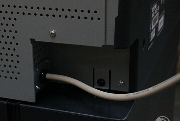 將電源線固定在機器內(nèi)部-科頤辦公